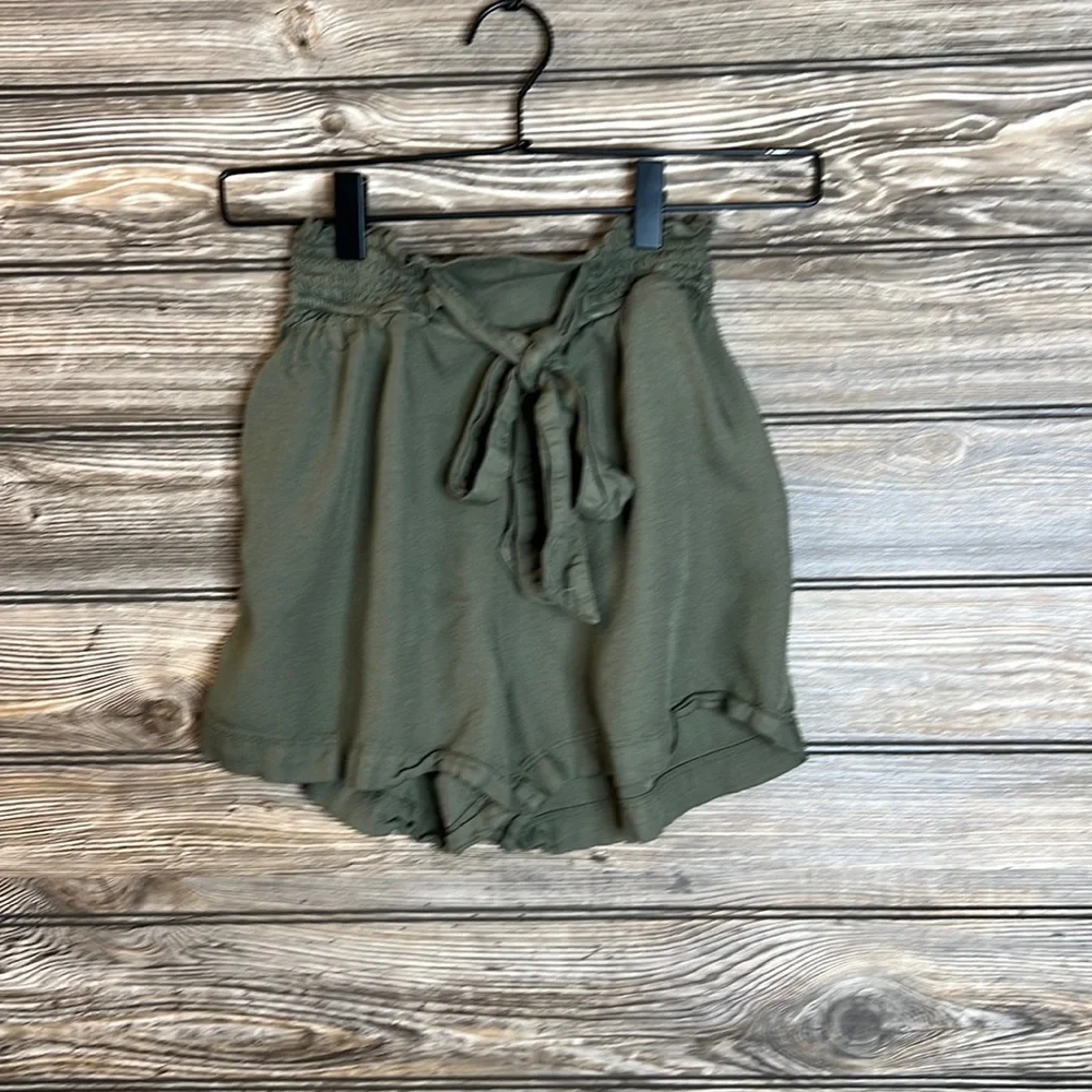 Hollister‎ Women’s Ultra High-Rise Shorts